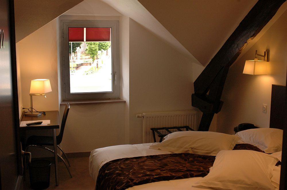 Hotel Le Bellevue Guer Eksteriør bilde