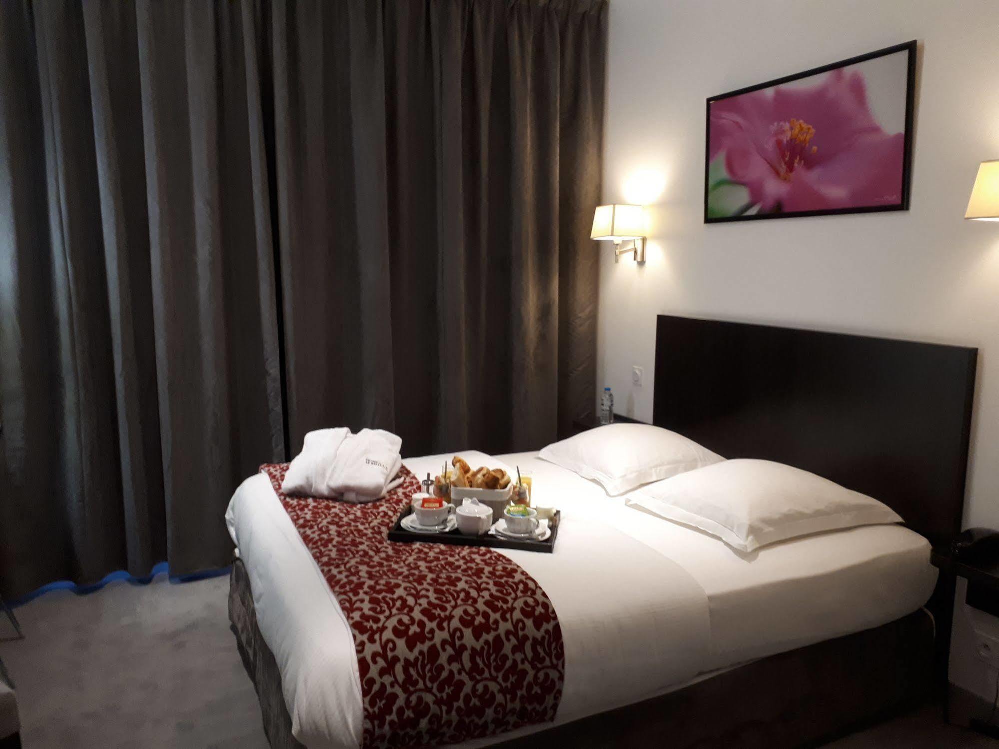 Hotel Le Bellevue Guer Eksteriør bilde