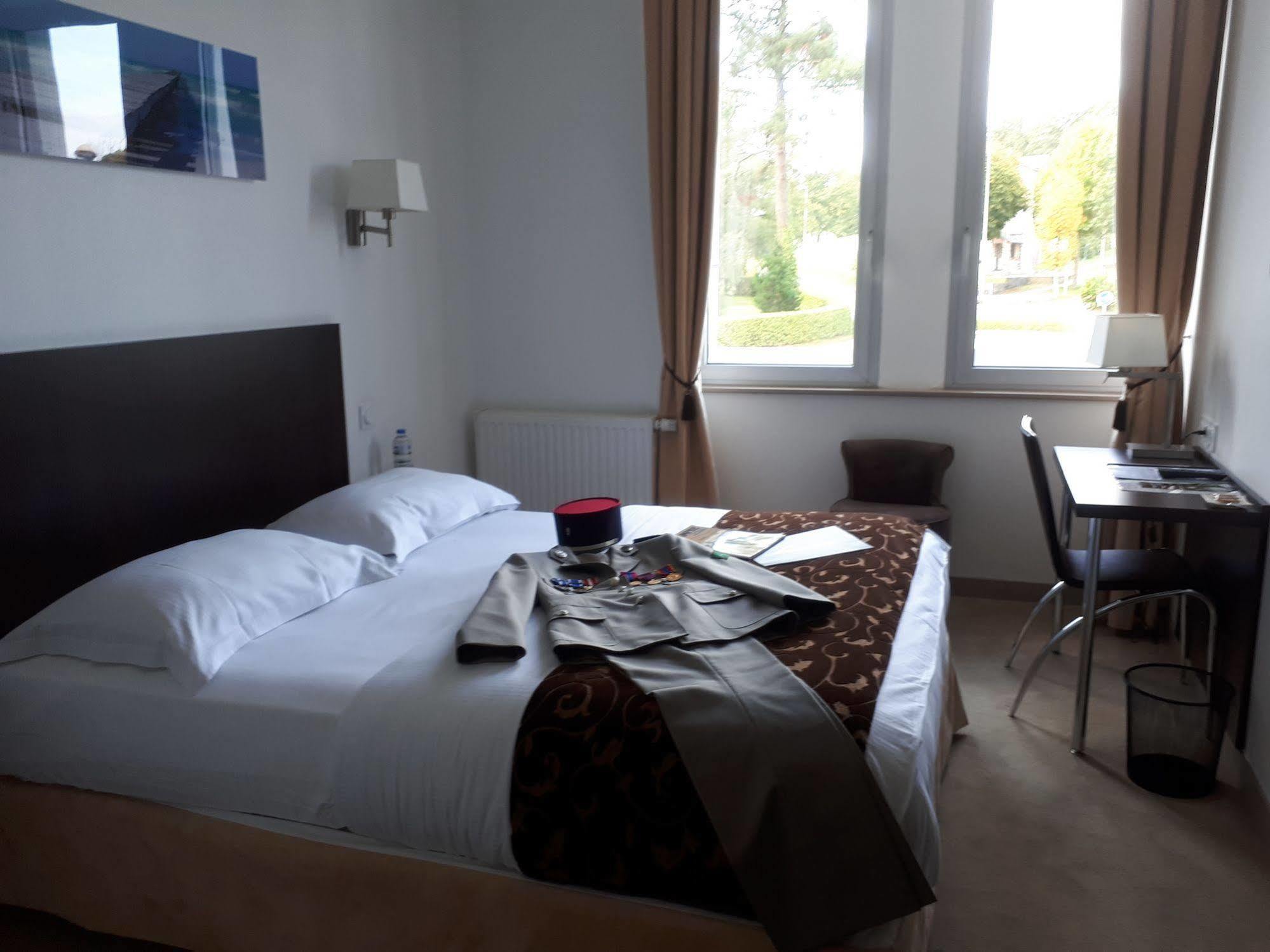 Hotel Le Bellevue Guer Eksteriør bilde